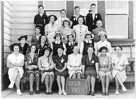 2022P_AshhurstSchool-S10-F10_039677 - Ashhurst School, Diamond Jubilee, pupils from years 1929-1939