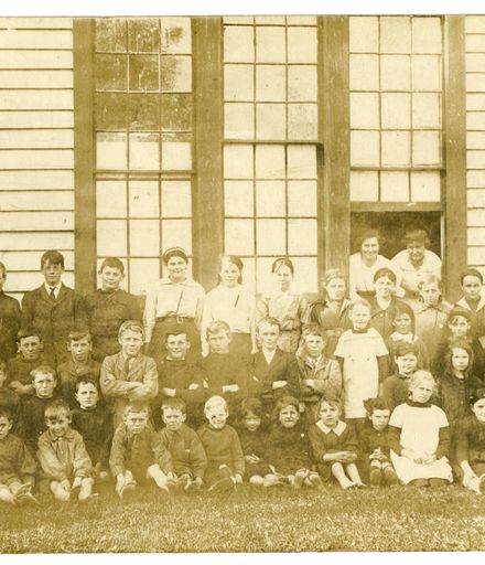Newbury School students, circa 1915