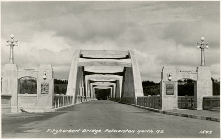 The Northern end of the second Fitzherbert Bridge - Resource cover image