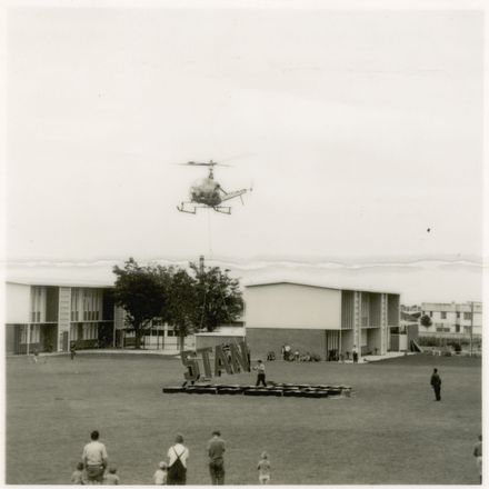 2021P_LionBreweries2-6-1_036069_007 - Helicopter Used in Installation of Standard Brewery Sign