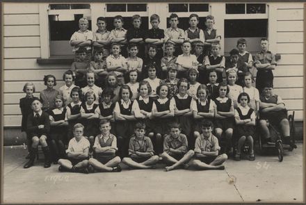 Terrace End School - Standard 4, 1942