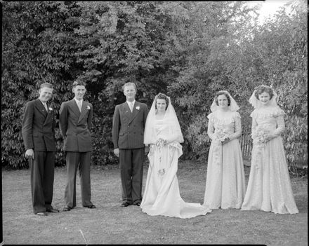 Saunders' Wedding, Feilding