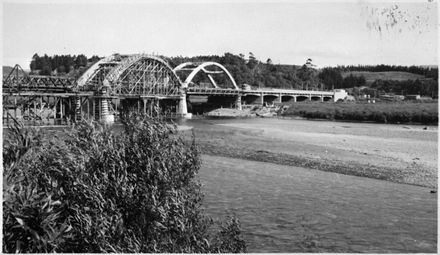 Construction of the Second Fitzherbert Bridge