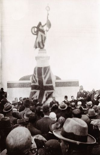 Unveiling of the War Memorial, The Square