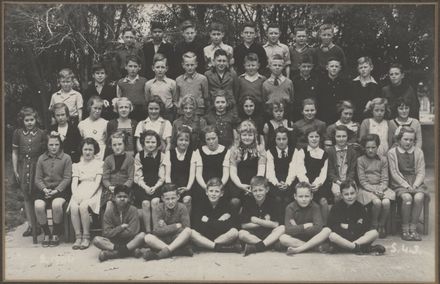 Terrace End School - Standard 3 and 4, 1944
