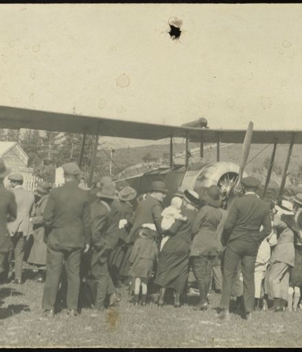 First aeroplane to fly into Nelson area