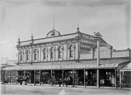 United Farmers Co-operative Association Ltd, The Square