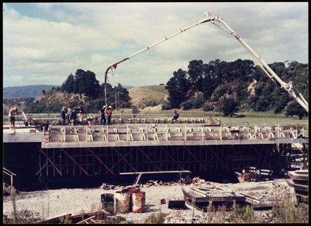 Construction of the Fitzherbert Bridge