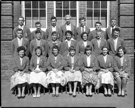 Group of Students, Palmerston North Teachers' College - Resource cover image
