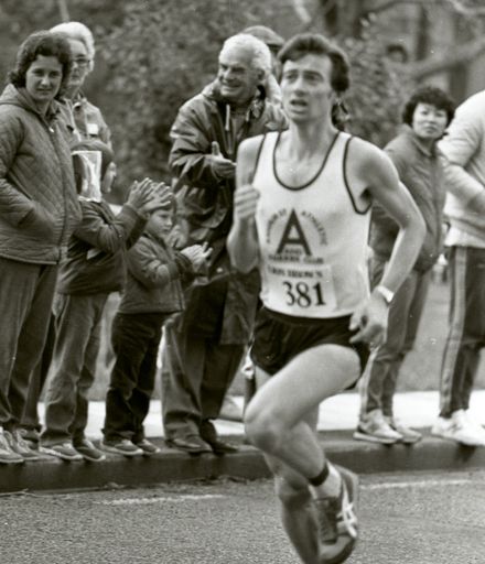2022N_2017-20_039939 - Manawatu Lion Brown half-marathon 1984