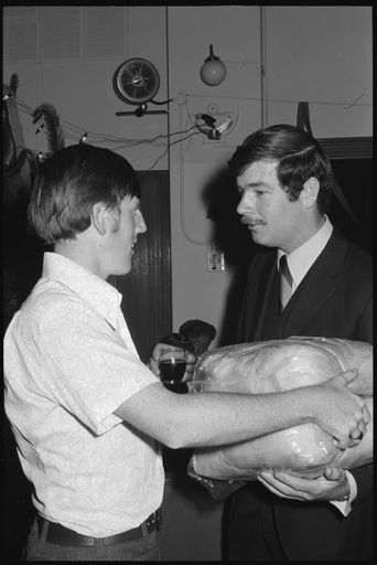 Unknown Xmas party - Resource cover image