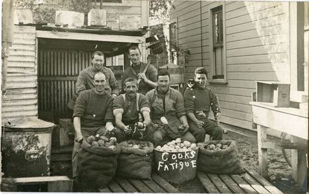 Cooks Fatigue, Awapuni