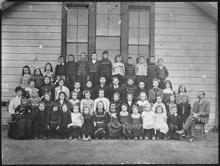 Kairanga school pupils and building