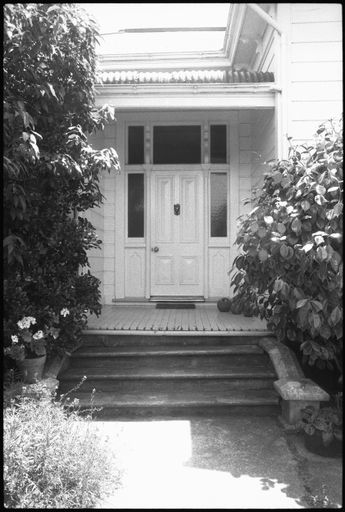 Front entrance to 77 Te Awe Awe Street