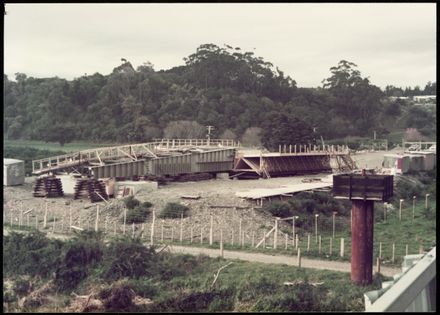 Construction of the Fitzherbert Bridge