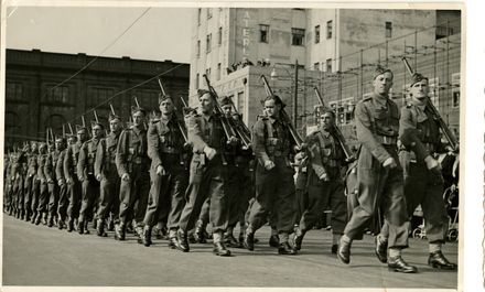 Soldiers marching - Resource cover image