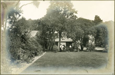 Te Awe Awe Street house