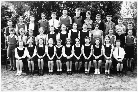 Ashhurst School, Class Photograph, 1-1947