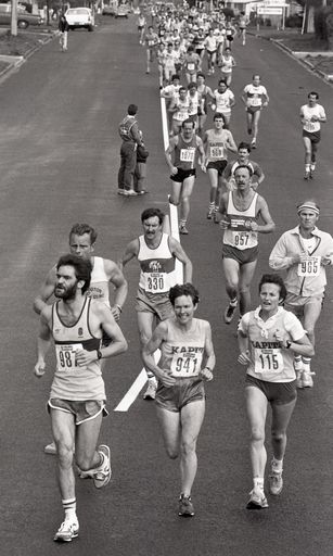 2022N_2017-20_040144 - Family flavour to run - Half-marathon 1986