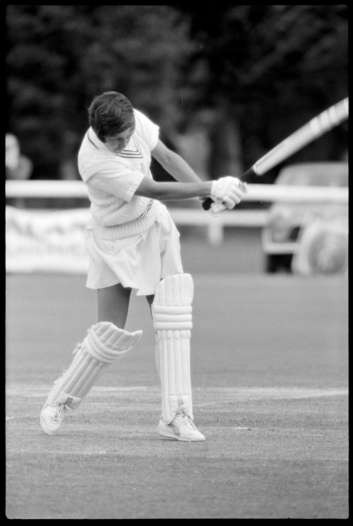 "Kiwi side keeps final bid alive"