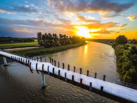 He Ara Kotahi pathway bridge over the Manawatu River