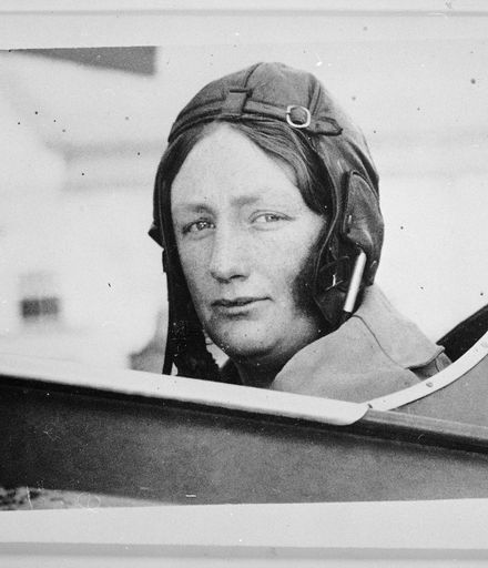 Aroha Clifford, pilot