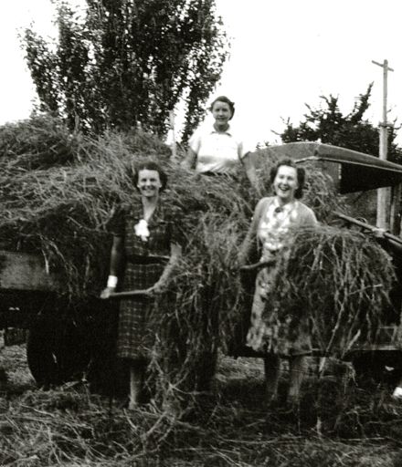 Women working on Farm During World War II, Palmerston North