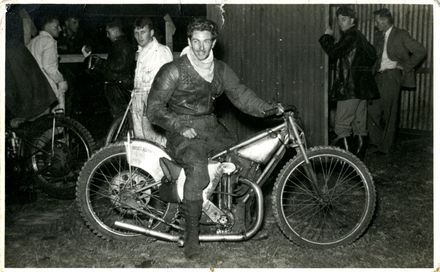 Bruce Abernethy, motorcycle racer