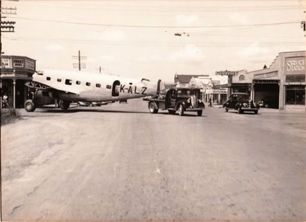 Aeoplane towed by truck, corner of Featherston and Rangitikei Streets