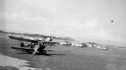 Aeroplanes, Milson Airport