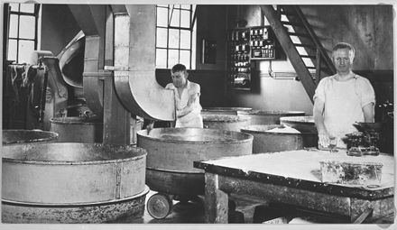 John and Amos Boniface at Boniface Brothers Bakery, Cuba and Bourke Streets