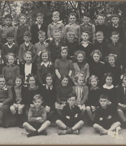 Terrace End School - Standard 1, 1944