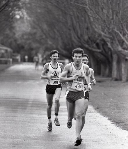 2022N_2017-20_039944 - Manawatu Lion Brown half-marathon 1984
