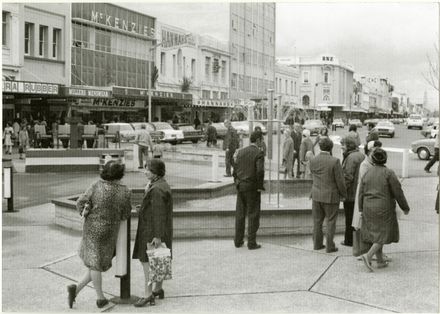 Crowds in Coleman Mall - Resource cover image