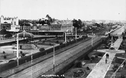 Panorama of the Square, 1915 3