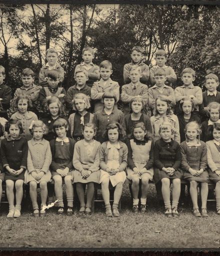 Terrace End School - Standard 2, 1940