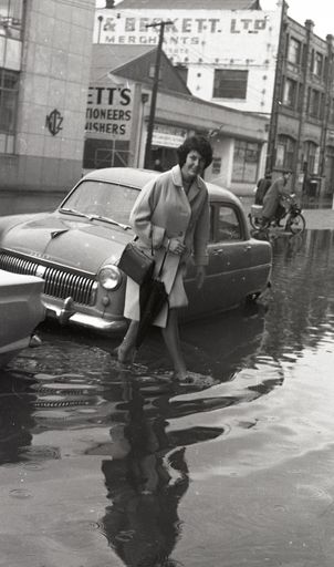 "Minor Flood in City"