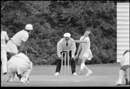 “Kiwi women coast to easy victory” - Resource cover image