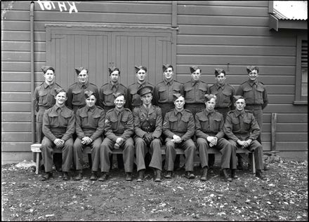 Army group at Linton Army Camp