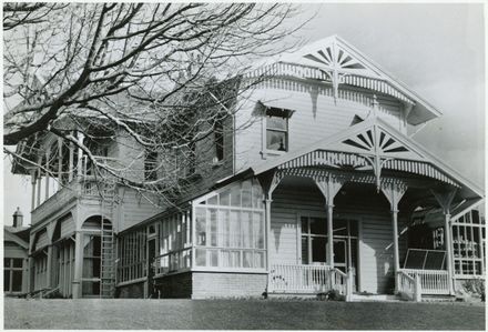 Caccia Birch House, Te Awe Awe Street
