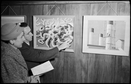 "New Zealand Artists' Display in City"