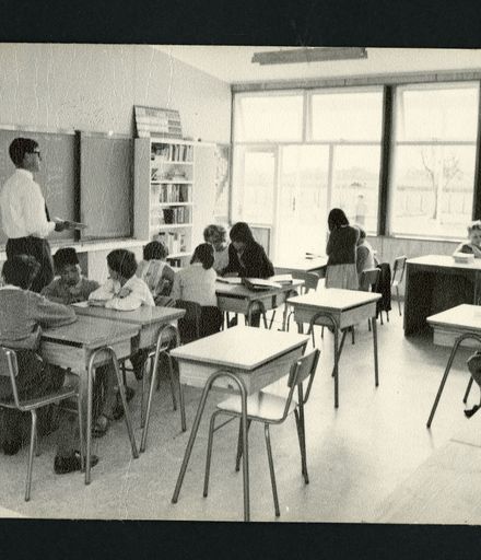 R. Hirst teaching in the New Senior Classroom, Aokautere School