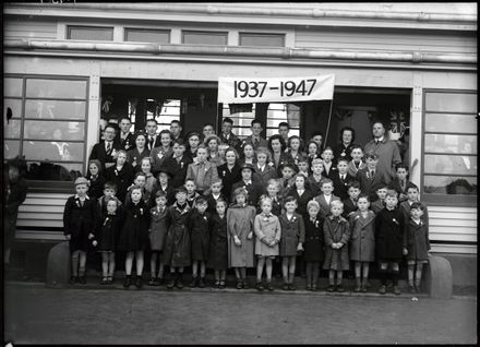 Mangamaire School - Class of 1937-1947