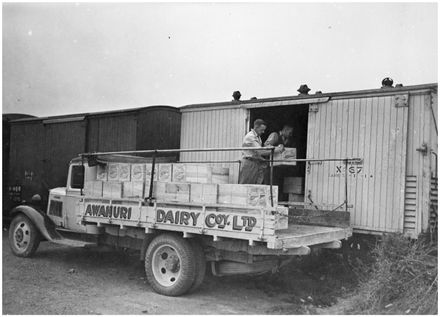 Evans Family Collection: Loading butter cases at Palmerston North railway yards