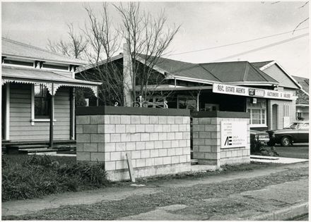 Besley and Gray, Real Estate Agents, Auctioneers and Valuers (236 Broadway Avenue)