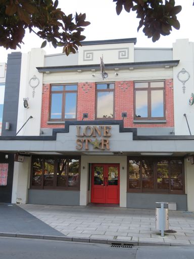 36 The Square – ‘Childs’ building’, now Lone Star Café & Bar