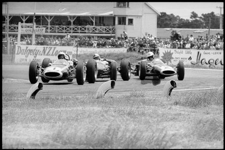 "Leaders Take Hairpin Bend" Levin Races