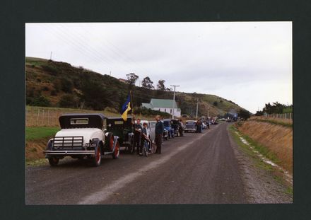 Parade of Vintage Cars and Floats for the Centenary of Aokautere School