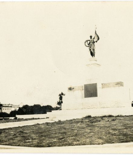 Andrews Collection: War Memorial and Band Rotunda, The Square