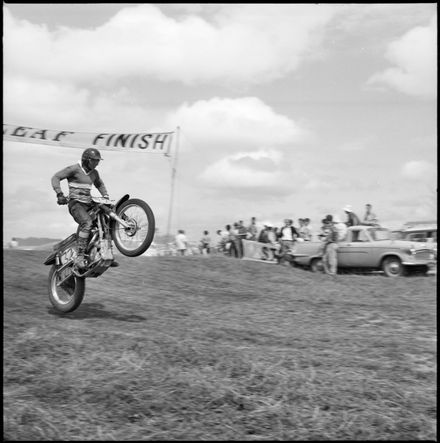 2018N_2017-20_MS001023a - Guild Leaf international moto-cross series at Woodville